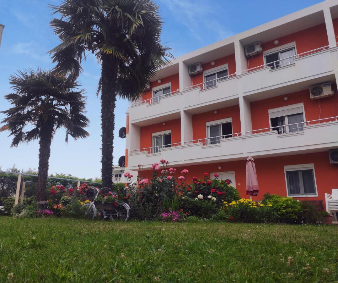 Robi Apartments Ulcinj Bagian luar foto