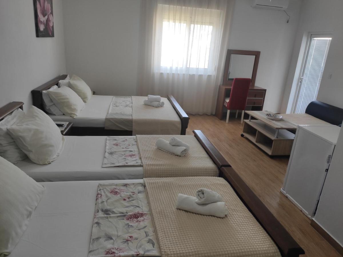 Robi Apartments Ulcinj Bagian luar foto