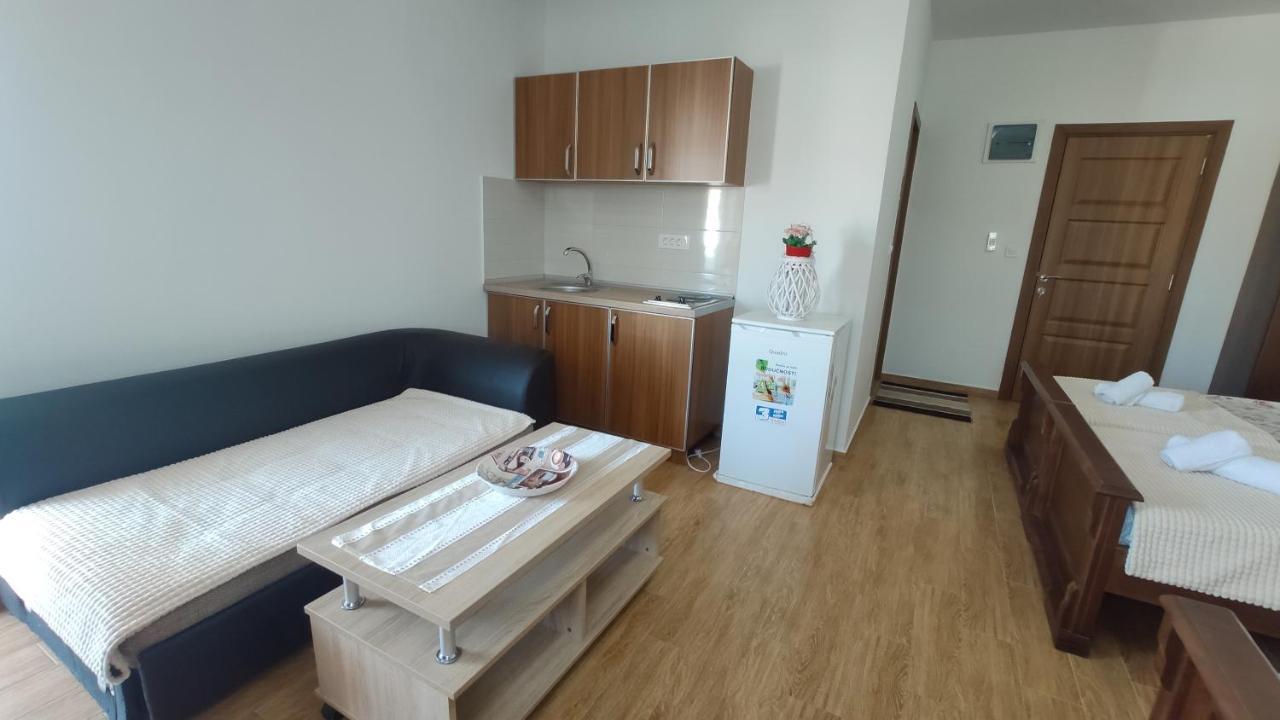 Robi Apartments Ulcinj Bagian luar foto