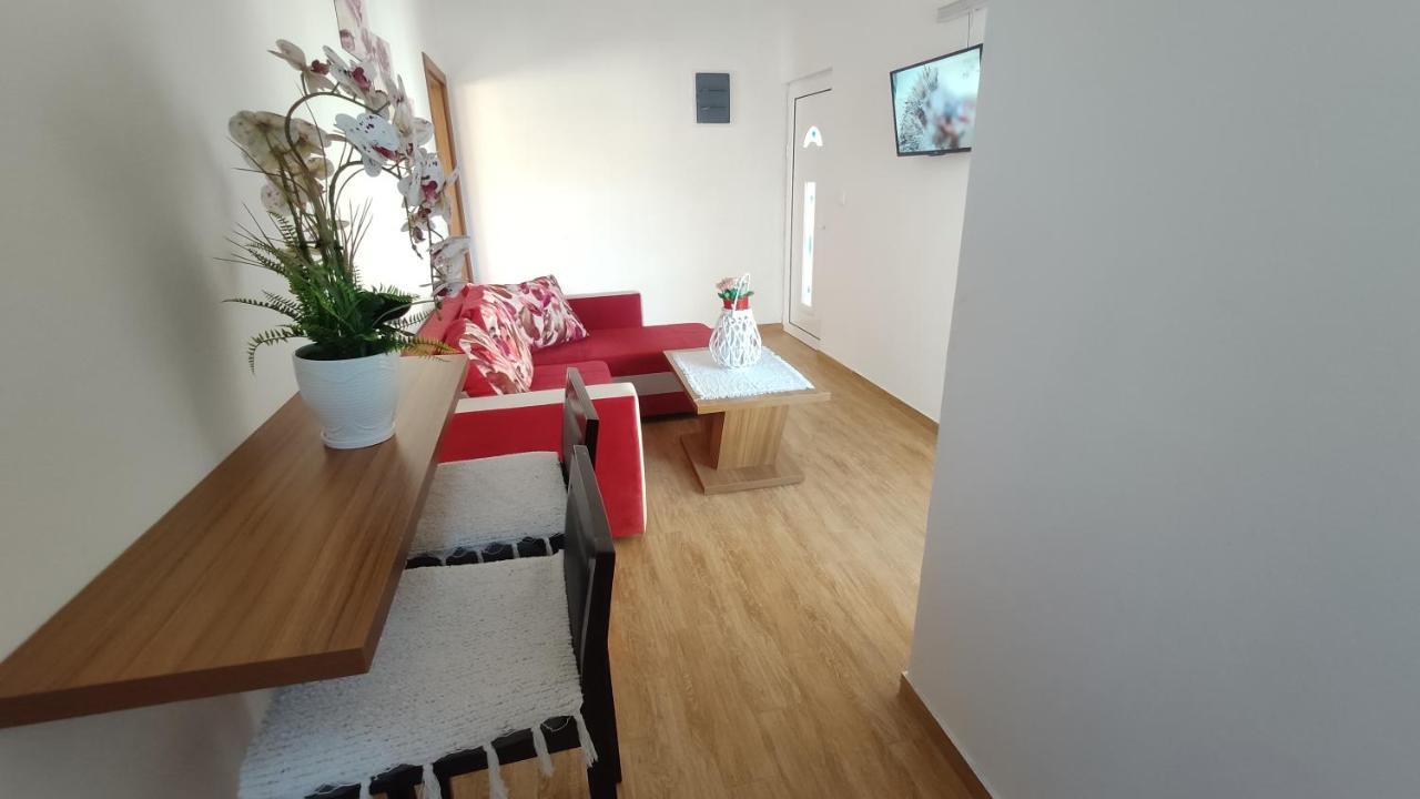 Robi Apartments Ulcinj Bagian luar foto