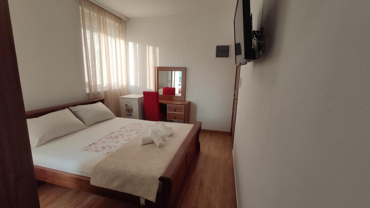 Robi Apartments Ulcinj Bagian luar foto