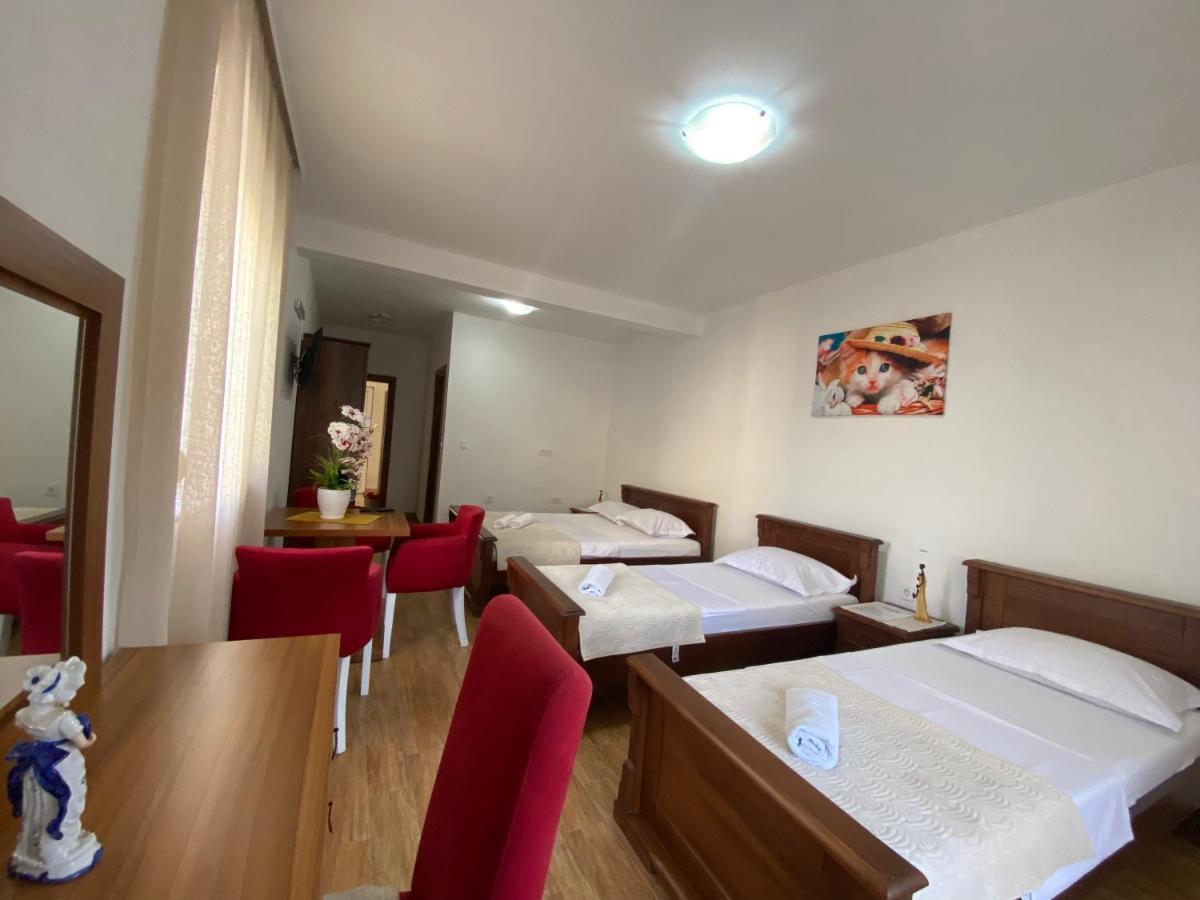 Robi Apartments Ulcinj Bagian luar foto